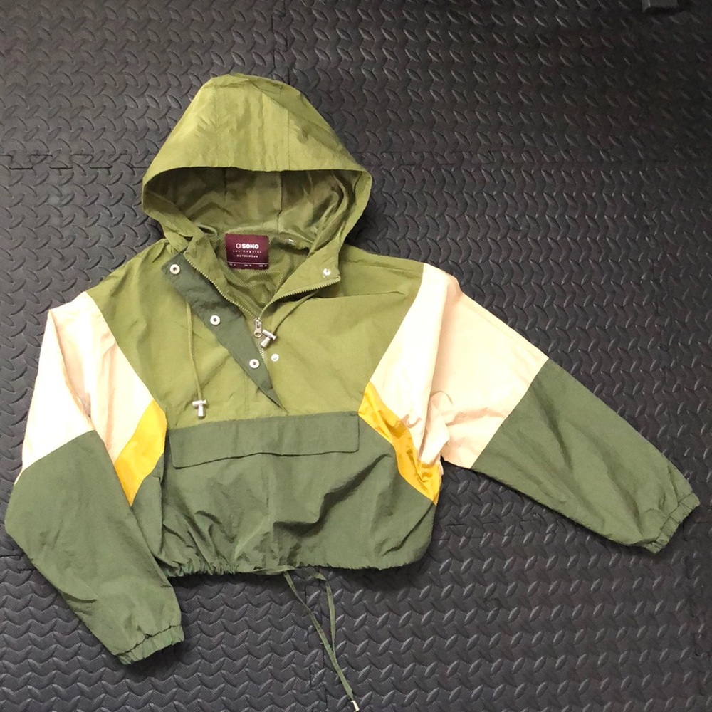 Athletic windbreaker